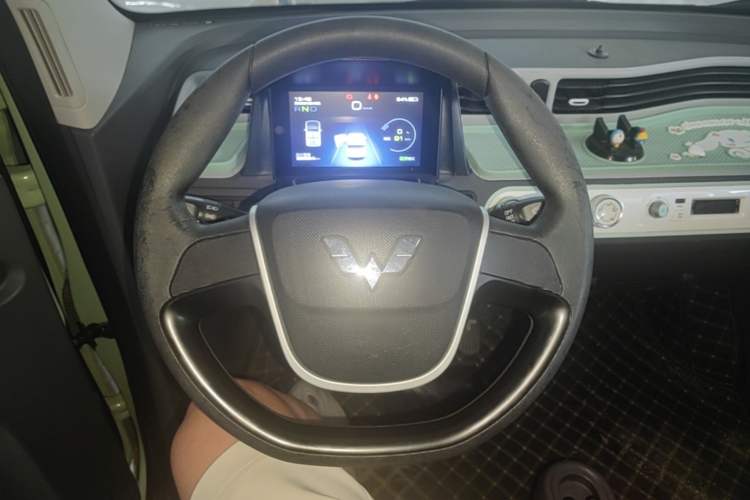 Used Wuling Hongguang MINIEV 2021 Macaron Premium Model – Lithium Iron Phosphate Steering Wheel
