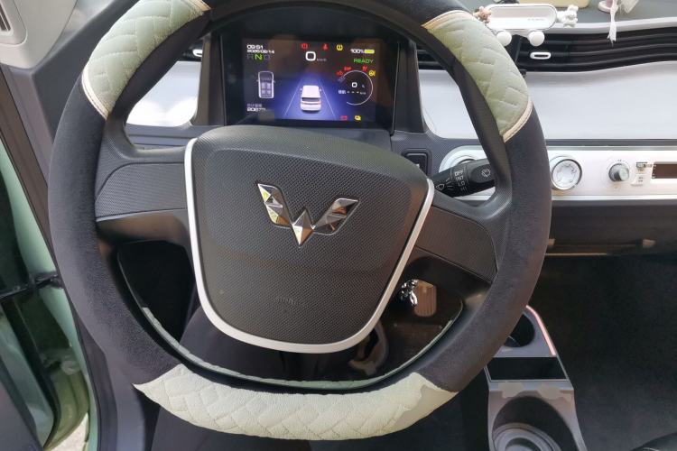 Used Wuling Hongguang MINIEV 2021 Macaron Premium Model – Lithium Iron Phosphate Steering Wheel