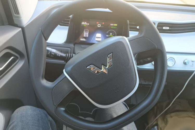 Used Wuling Hongguang MINIEV 2021 Macaron Premium Model – Lithium Iron Phosphate Steering Wheel