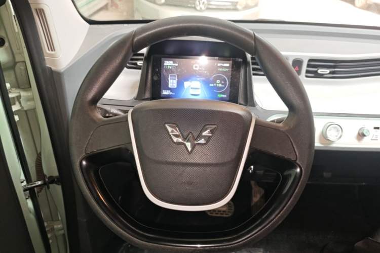 Used Wuling Hongguang MINIEV 2021 Macaron Fashion Model Lithium Iron Phosphate Steering Wheel
