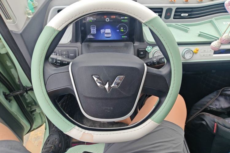 Used Wuling Hongguang MINIEV 2021 Macaron Fashion Model Lithium Iron Phosphate Steering Wheel