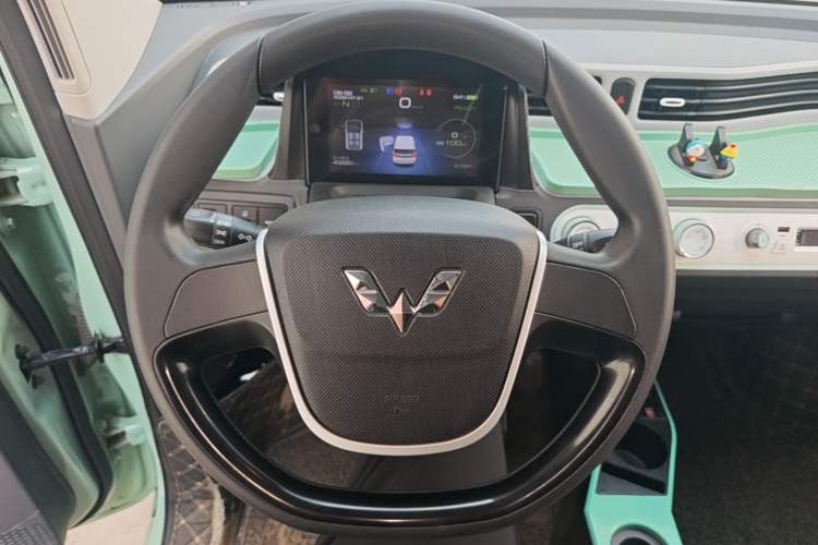 Used Wuling Hongguang MINIEV 2021 Macaron Fashion Model Lithium Iron Phosphate Steering Wheel