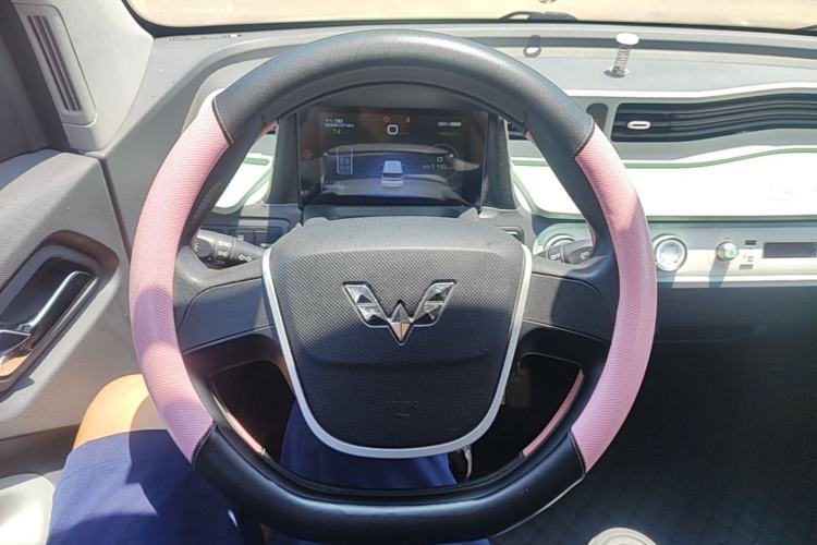 Used Wuling Hongguang MINIEV 2021 Macaron Fashion Model Lithium Iron Phosphate Steering Wheel
