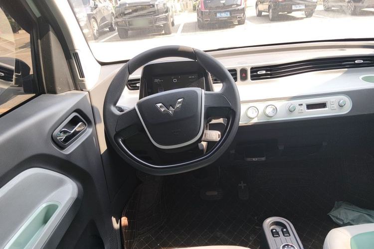 Used Wuling Hongguang MINIEV 2021 Macaron Premium Model – Lithium Iron Phosphate Steering Wheel