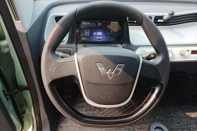 Used Wuling Hongguang MINIEV 2021 Macaron Premium Model – Lithium Iron Phosphate Steering Wheel