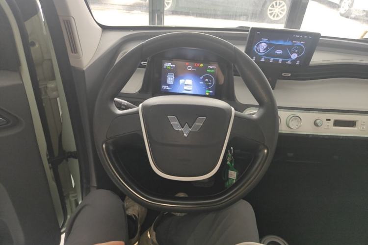 Used Wuling Hongguang MINIEV 2021 Macaron Fashion Edition Lithium-Ion Battery Steering Wheel