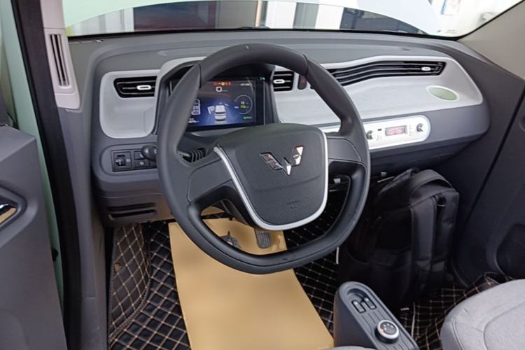 Used Wuling Hongguang MINIEV 2021 Macaron Premium Model – Lithium-NMC Steering Wheel