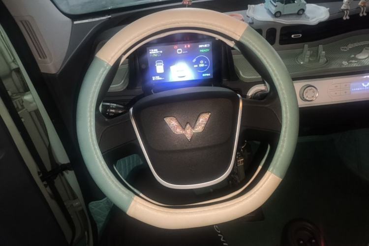 Used Wuling Hongguang MINIEV 2021 Macaron Premium Model – Lithium Iron Phosphate Steering Wheel