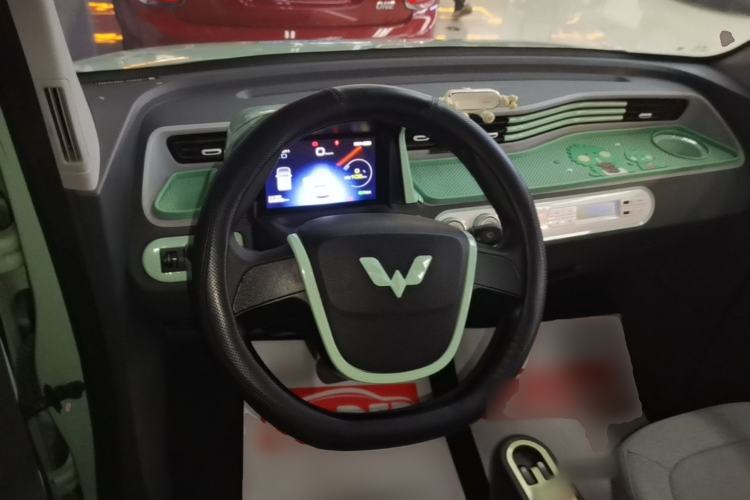 Used Wuling Hongguang MINIEV 2021 Macaron Fashion Model Lithium Iron Phosphate Steering Wheel
