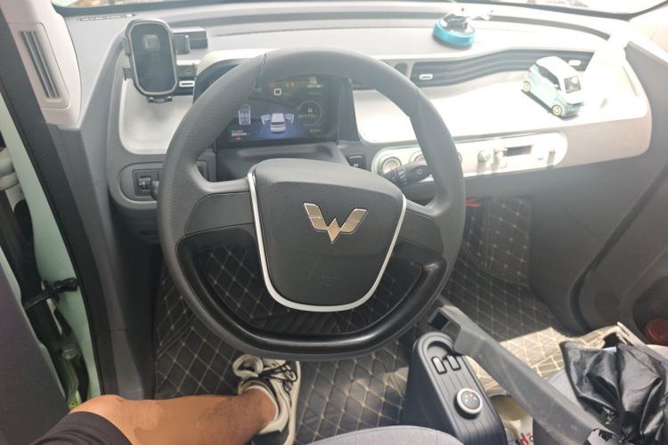 Used Wuling Hongguang MINIEV 2021 Macaron Premium Model – Lithium Iron Phosphate Steering Wheel