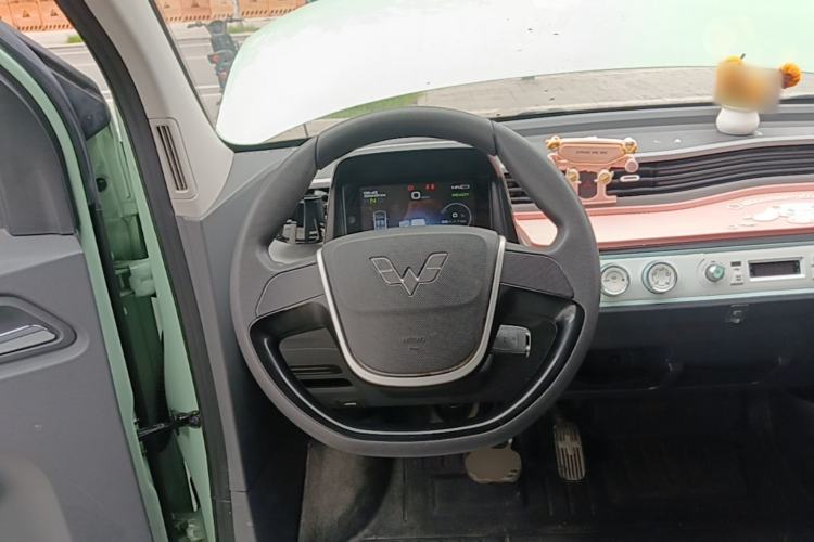 Used Wuling Hongguang MINIEV 2021 Macaron Fashion Model Lithium Iron Phosphate Steering Wheel
