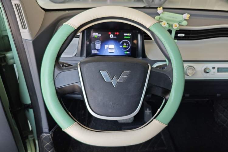 Used Wuling Hongguang MINIEV 2021 Macaron Premium Model – Lithium Iron Phosphate Steering Wheel