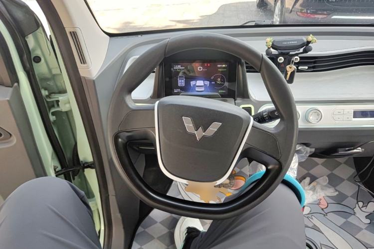 Used Wuling Hongguang MINIEV 2021 Macaron Fashion Model Lithium Iron Phosphate Steering Wheel