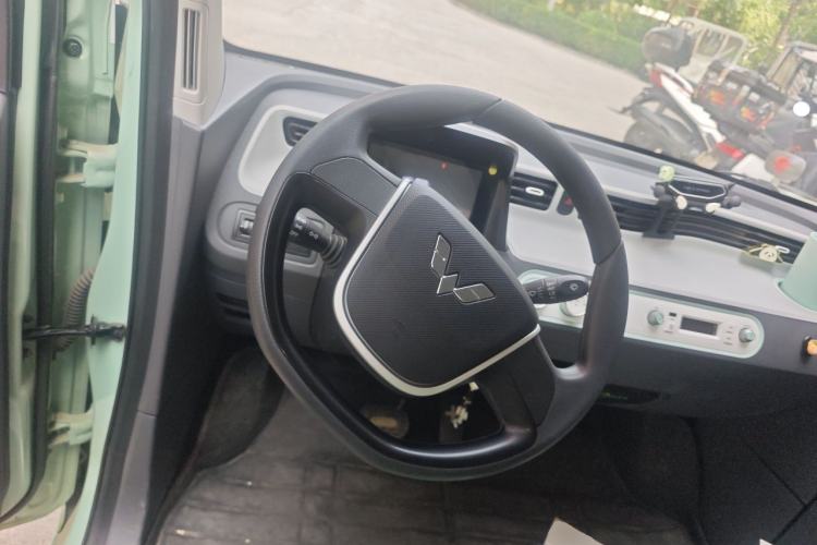 Used Wuling Hongguang MINIEV 2021 Macaron Premium Model – Lithium Iron Phosphate Steering Wheel