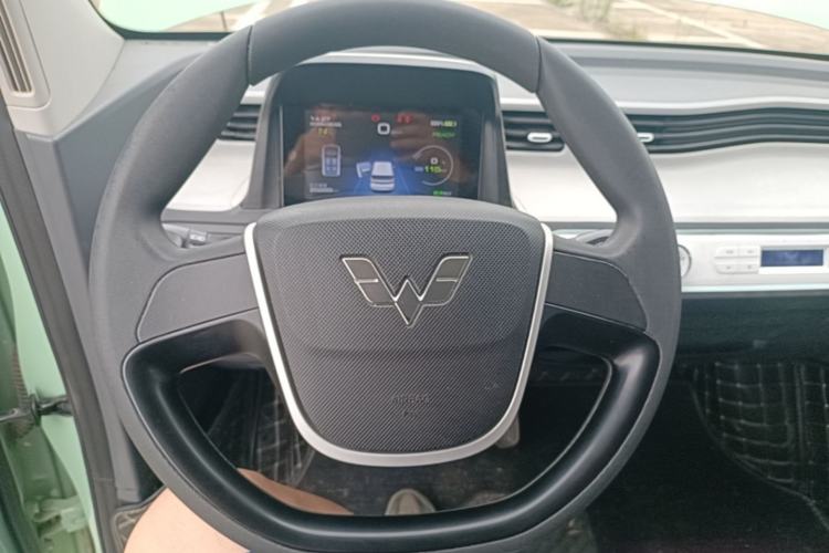 Used Wuling Hongguang MINIEV 2021 Macaron Premium Model – Lithium Iron Phosphate Steering Wheel
