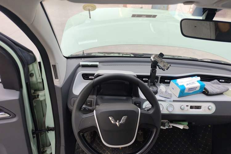 Used Wuling Hongguang MINIEV 2021 Macaron Premium Model – Lithium-NMC Steering Wheel
