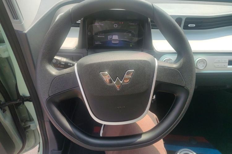 Used Wuling Hongguang MINIEV 2021 Macaron Premium Model – Lithium Iron Phosphate Steering Wheel