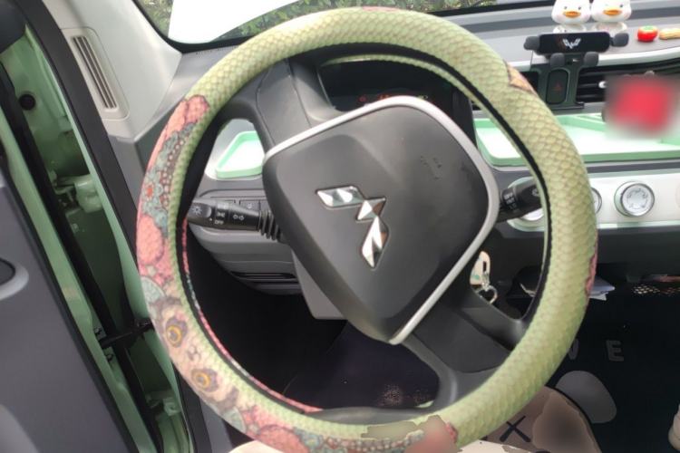 Used Wuling Hongguang MINIEV 2021 Macaron Fashion Model Lithium Iron Phosphate Steering Wheel