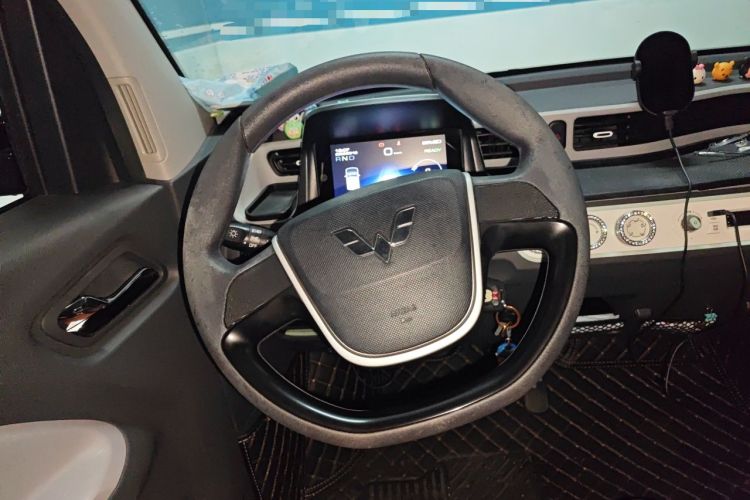 Used Wuling Hongguang MINIEV 2021 Macaron Premium Model – Lithium Iron Phosphate Steering Wheel
