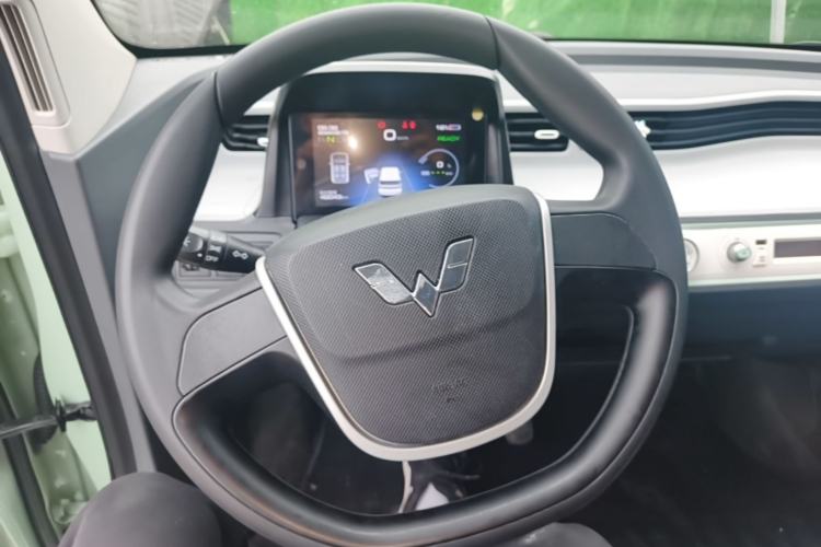 Used Wuling Hongguang MINIEV 2021 Macaron Fashion Model Lithium Iron Phosphate Steering Wheel
