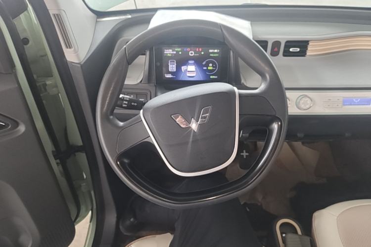 Used Wuling Hongguang MINIEV 2021 Macaron Premium Model – Lithium Iron Phosphate Steering Wheel