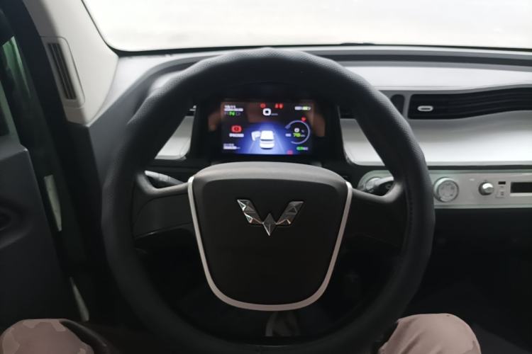 Used Wuling Hongguang MINIEV 2021 Macaron Sandwich Model 120 km Lithium Iron Phosphate Steering Wheel