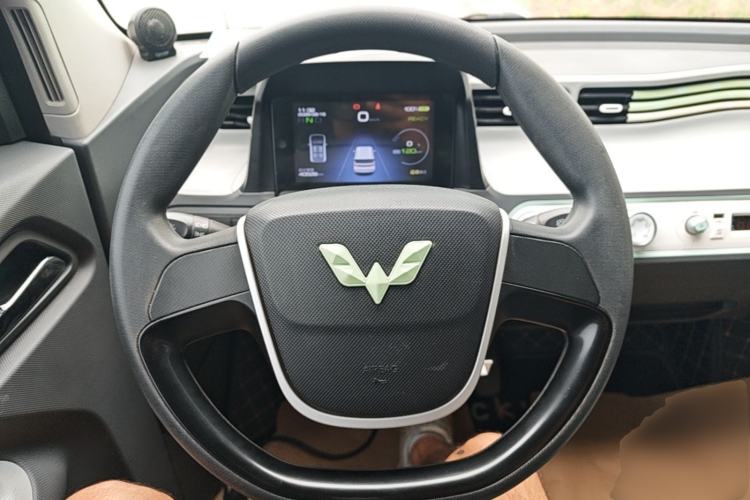 Used Wuling Hongguang MINIEV 2021 Macaron Fashion Edition Lithium-Ion Battery Steering Wheel
