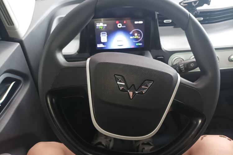 Used Wuling Hongguang MINIEV 2021 Macaron Sandwich Model 170 km Lithium Iron Phosphate Steering Wheel