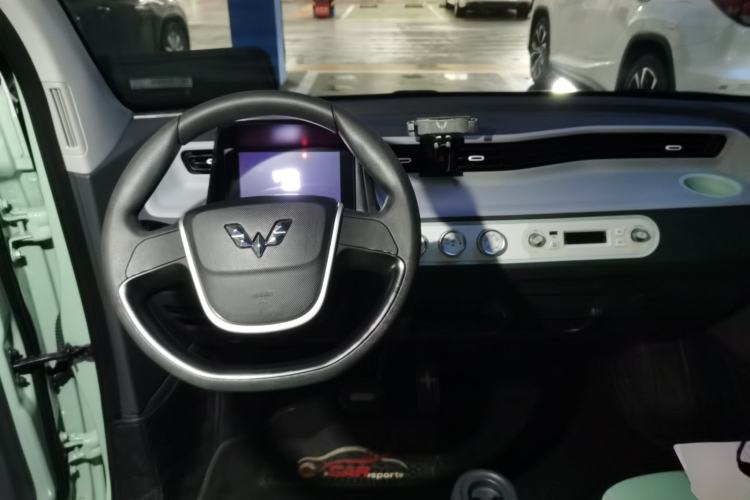Used Wuling Hongguang MINIEV 2021 Macaron Fashion Model Lithium Iron Phosphate Steering Wheel