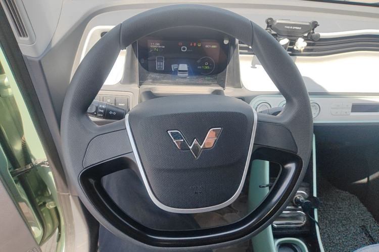Used Wuling Hongguang MINIEV 2021 Macaron Premium Model – Lithium Iron Phosphate Steering Wheel