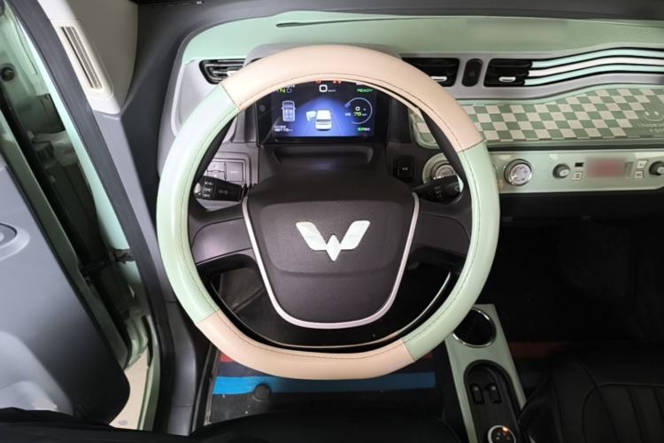 Used Wuling Hongguang MINIEV 2021 Macaron Fashion Model Lithium Iron Phosphate Steering Wheel
