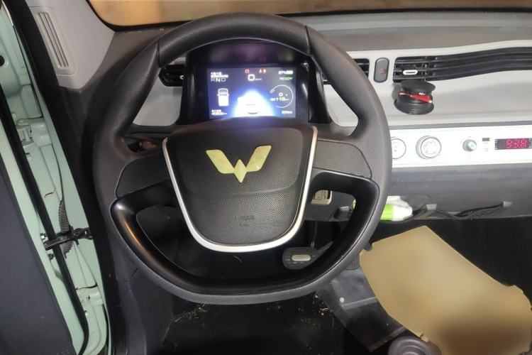 Used Wuling Hongguang MINIEV 2021 Macaron Fashion Edition Lithium-Ion Battery Steering Wheel