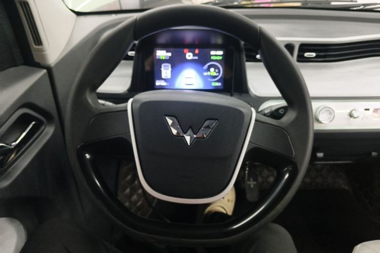 Used Wuling Hongguang MINIEV 2021 Macaron Fashion Model Lithium Iron Phosphate Steering Wheel