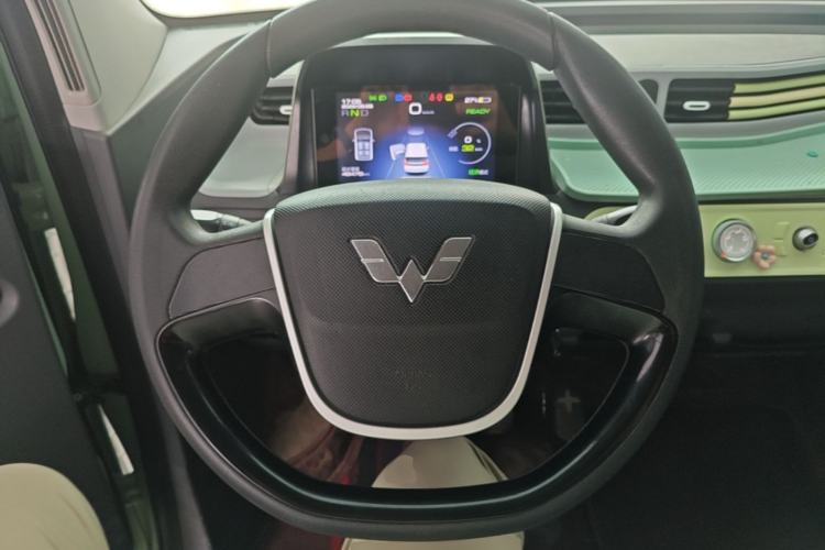 Used Wuling Hongguang MINIEV 2021 Macaron Fashion Model Lithium Iron Phosphate Steering Wheel