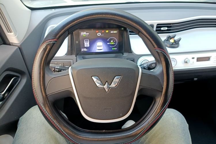 Used Wuling Hongguang MINIEV 2021 Macaron Premium Model – Lithium Iron Phosphate Steering Wheel