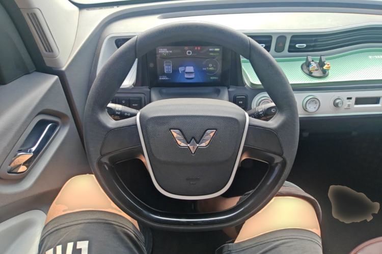Used Wuling Hongguang MINIEV 2021 Macaron Premium Model – Lithium Iron Phosphate Steering Wheel