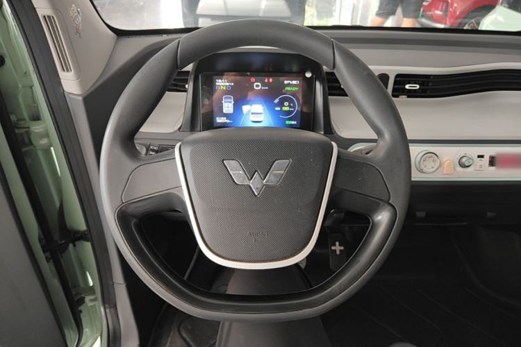 Used Wuling Hongguang MINIEV 2021 Macaron Fashion Model Lithium Iron Phosphate Steering Wheel