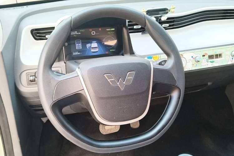 Used Wuling Hongguang MINIEV 2021 Macaron Premium Model – Lithium Iron Phosphate Steering Wheel