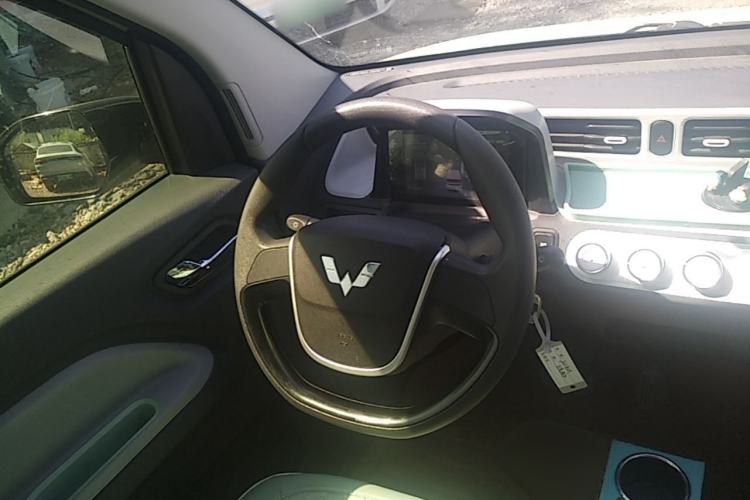 Used Wuling Hongguang MINIEV 2021 Macaron Premium Model – Lithium Iron Phosphate Steering Wheel