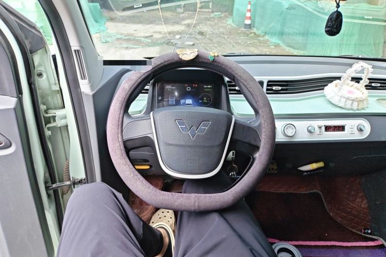 Used Wuling Hongguang MINIEV 2021 Macaron Fashion Edition Lithium-Ion Battery Steering Wheel