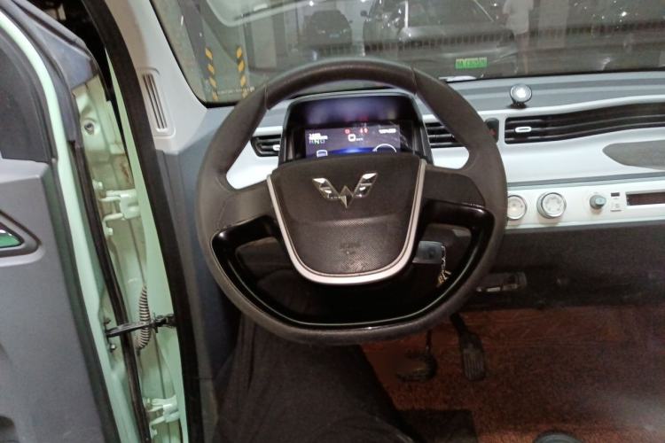 Used Wuling Hongguang MINIEV 2021 Macaron Premium Model – Lithium Iron Phosphate Steering Wheel