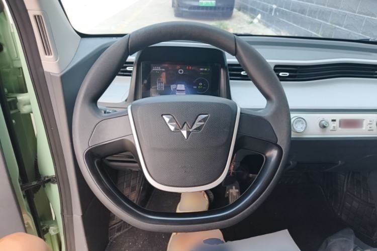 Used Wuling Hongguang MINIEV 2021 Macaron Premium Model – Lithium Iron Phosphate Steering Wheel