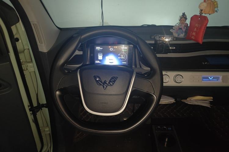 Used Wuling Hongguang MINIEV 2021 Macaron Fashion Model Lithium Iron Phosphate Steering Wheel
