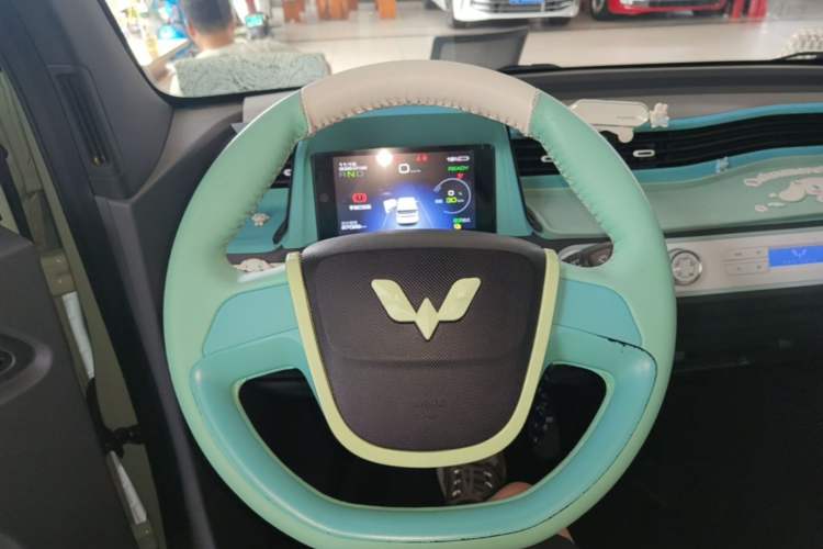 Used Wuling Hongguang MINIEV 2021 Macaron Premium Model – Lithium-NMC Steering Wheel