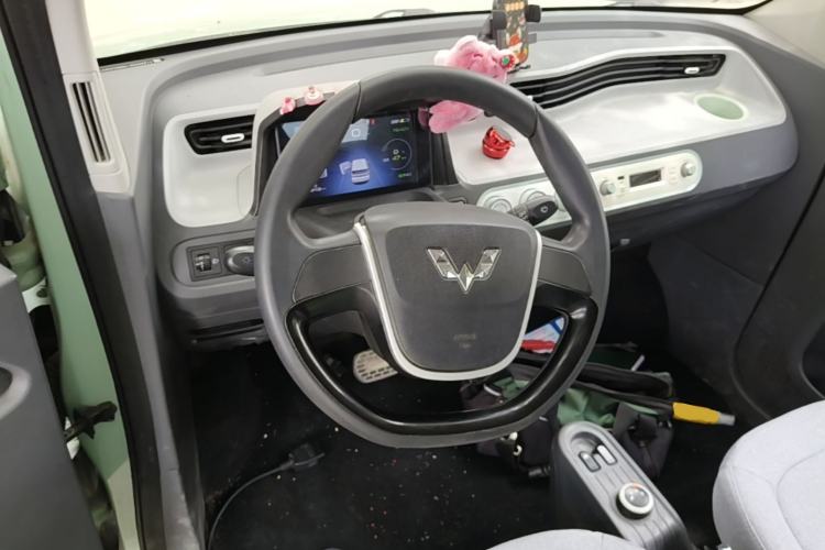 Used Wuling Hongguang MINIEV 2021 Macaron Premium Model – Lithium Iron Phosphate Steering Wheel