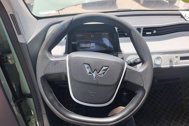 Used Wuling Hongguang MINIEV 2021 Macaron Fashion Model Lithium Iron Phosphate Steering Wheel