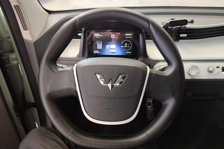 Used Wuling Hongguang MINIEV 2021 Macaron Premium Model – Lithium Iron Phosphate Steering Wheel