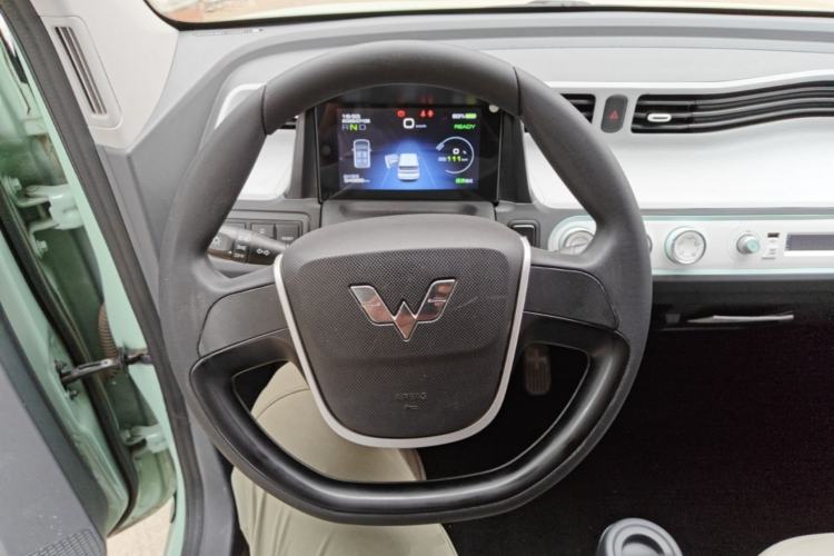 Used Wuling Hongguang MINIEV 2021 Macaron Fashion Model Lithium Iron Phosphate Steering Wheel