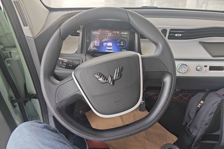 Used Wuling Hongguang MINIEV 2021 Macaron Premium Model – Lithium Iron Phosphate Steering Wheel