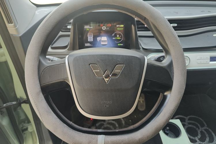 Used Wuling Hongguang MINIEV 2021 Macaron Fashion Model Lithium Iron Phosphate Steering Wheel